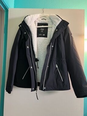 Hollister coat